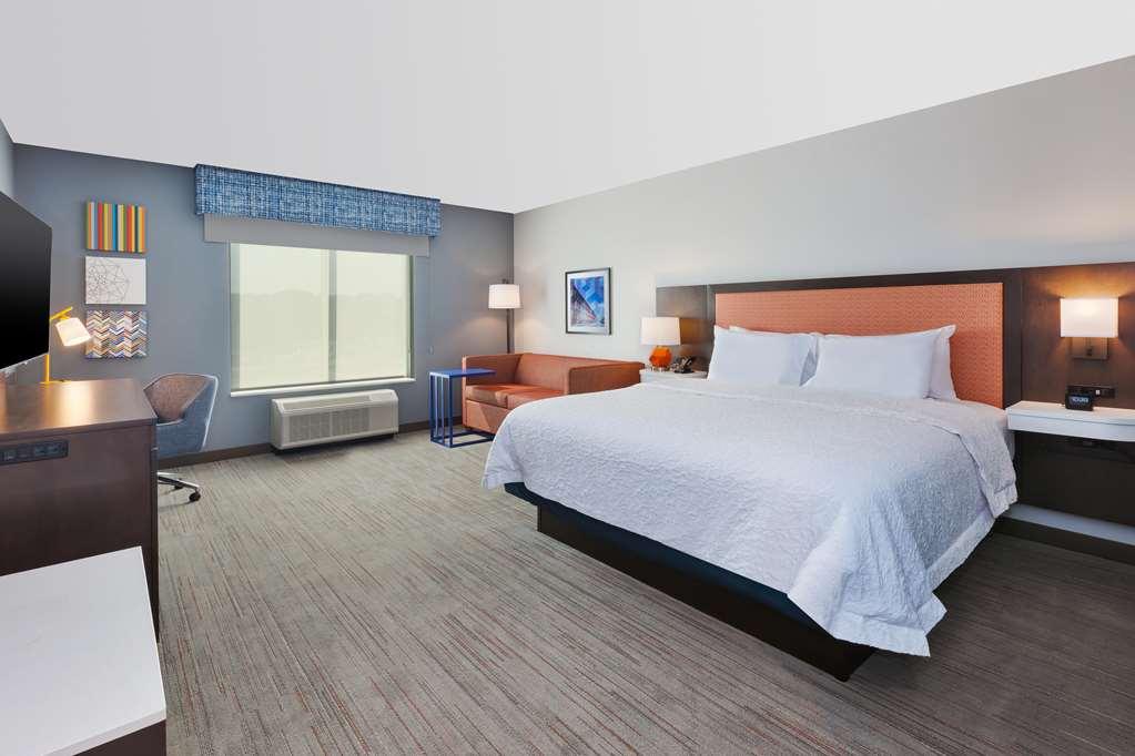 Hampton Inn Danville, Va Room photo